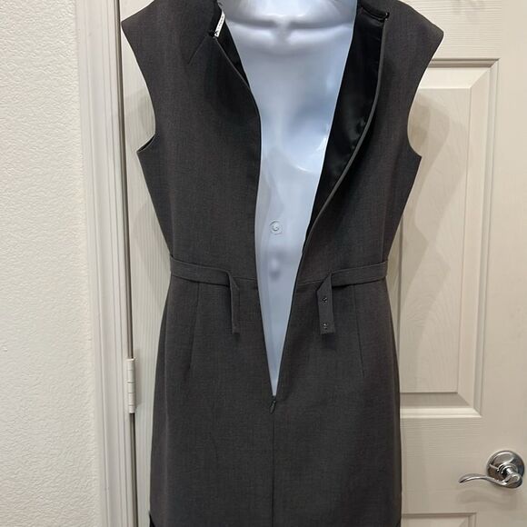 Tahari Gray And Black Sheath Midi Dress Scoop Neck Sleeveless US Size 10 Lined - Picture 8 of 12